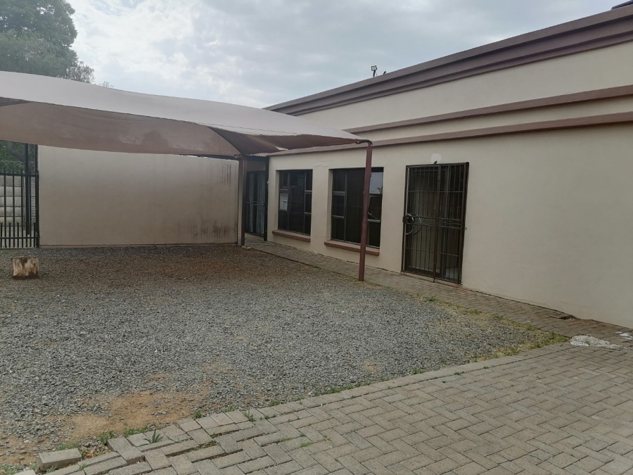 12 Bedroom Property for Sale in Brandwag Free State